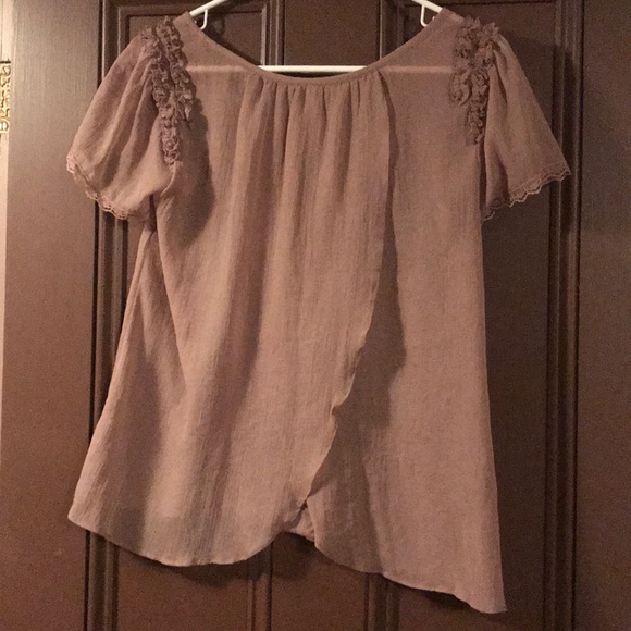 Willow & Clay Split Back Peasant Blouse - Picture 2 of 3
